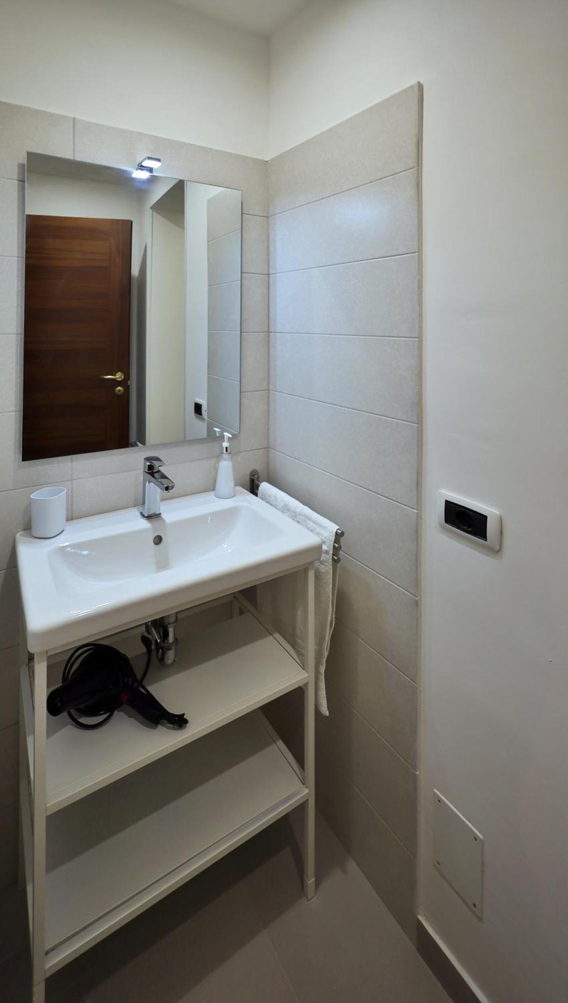Cataneasy Rooms 外观 照片